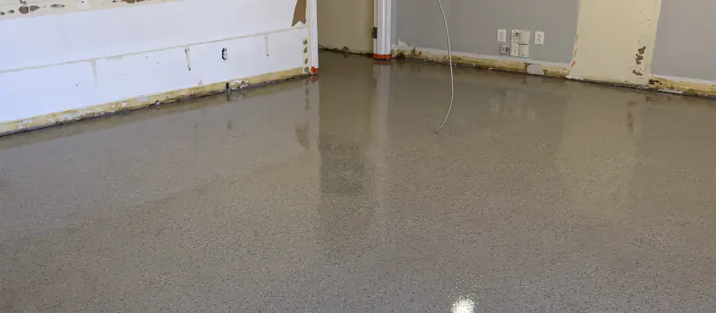 The same room with its grey flake epoxy floor finished